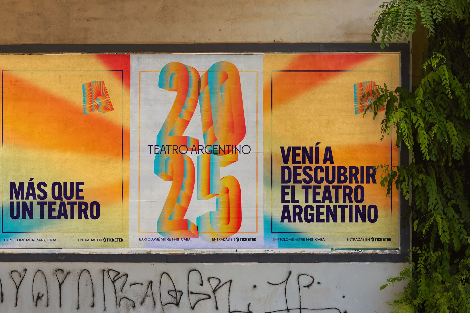 Afiches de la temporada 2025 del Teatro Argentino en la calle